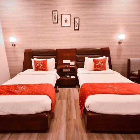 Mirzāpur Konark Grand Hotel מראה חיצוני תמונה