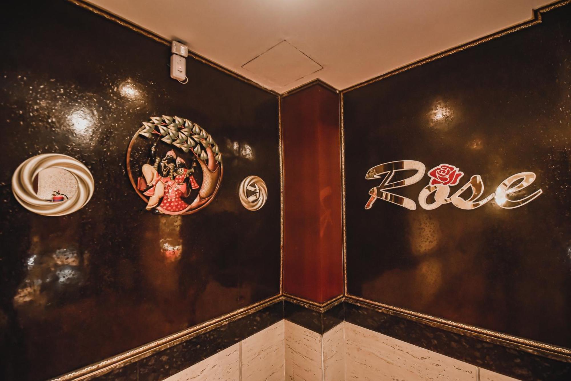 Mirzāpur Konark Grand Hotel מראה חיצוני תמונה