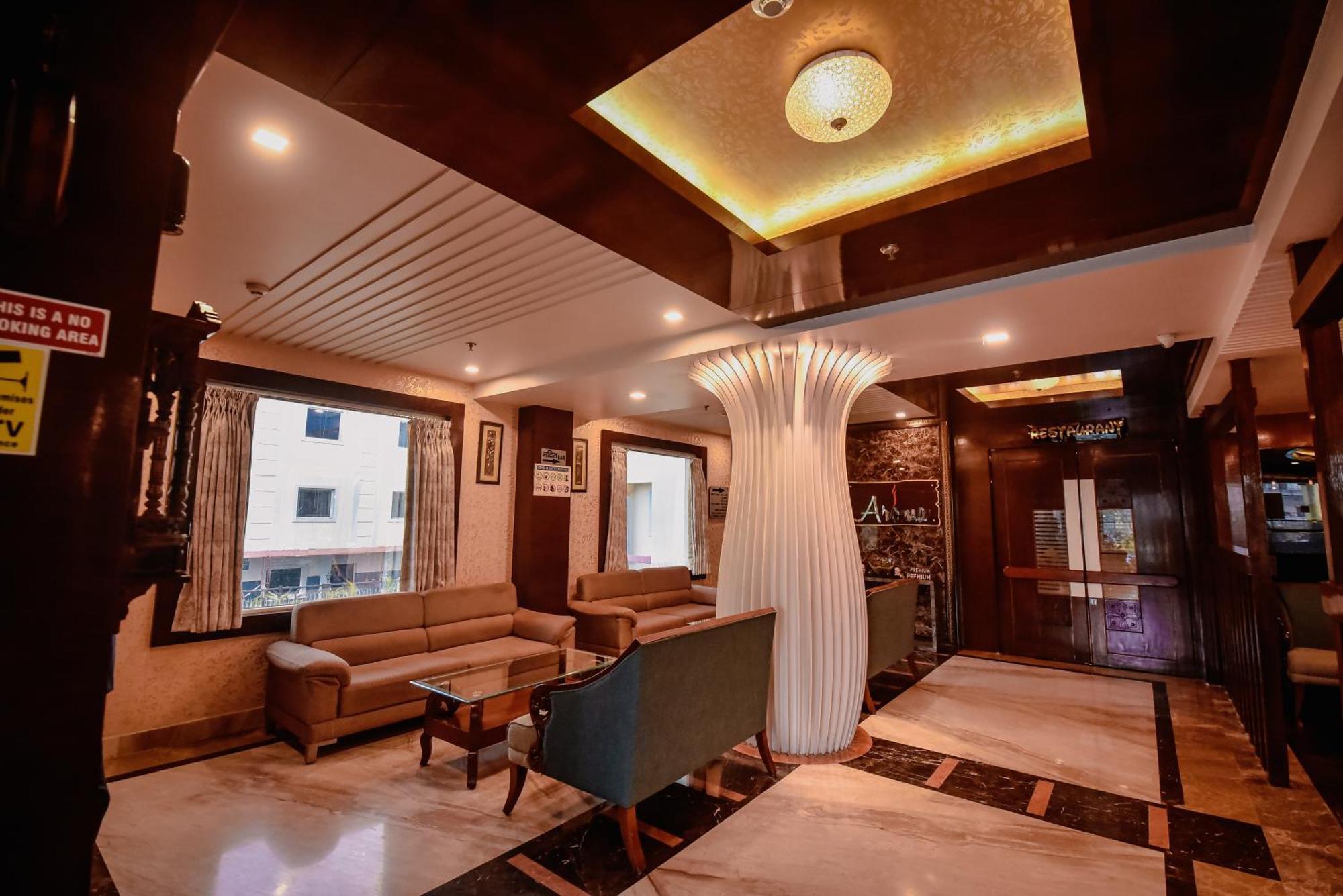 Mirzāpur Konark Grand Hotel מראה חיצוני תמונה