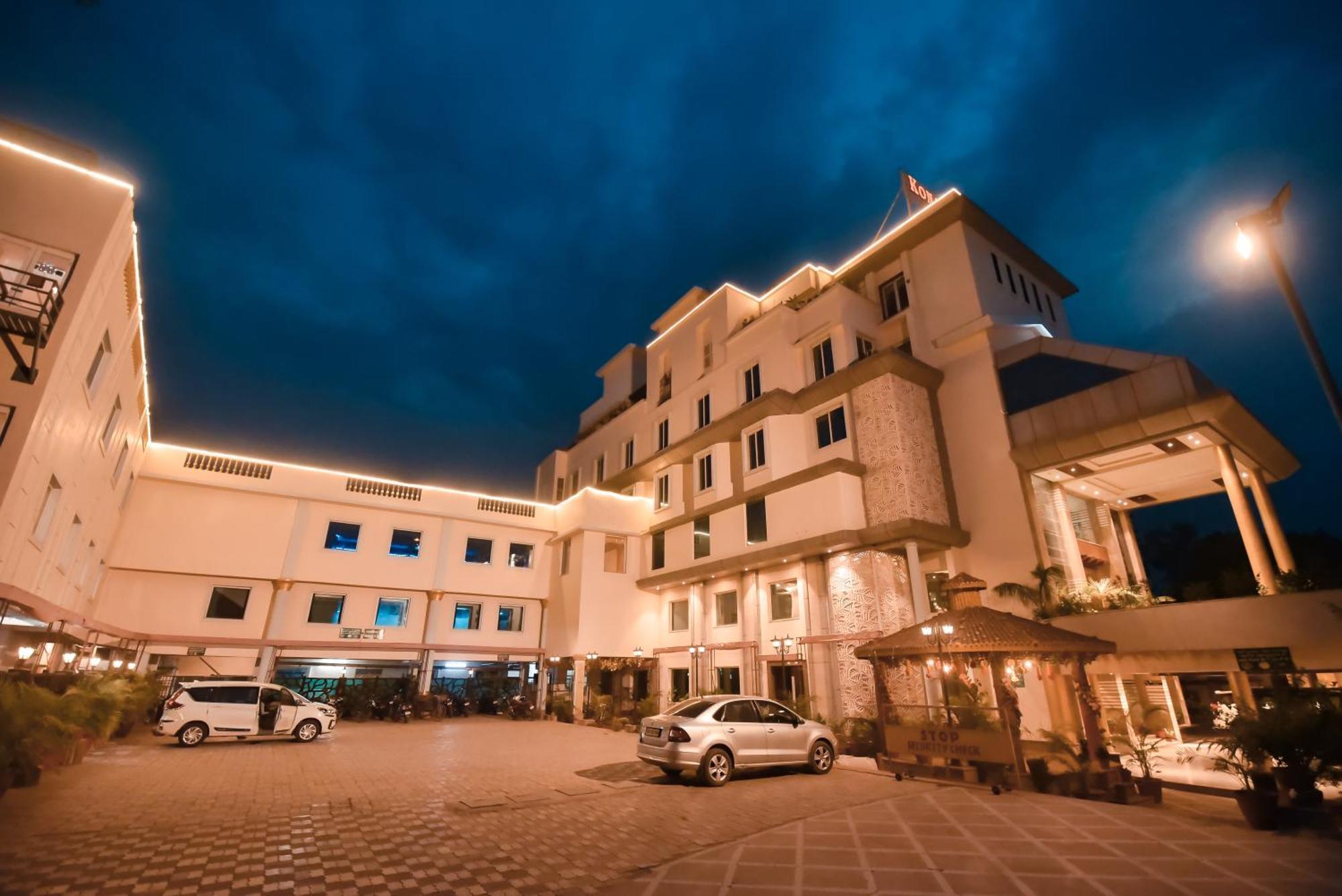 Mirzāpur Konark Grand Hotel מראה חיצוני תמונה
