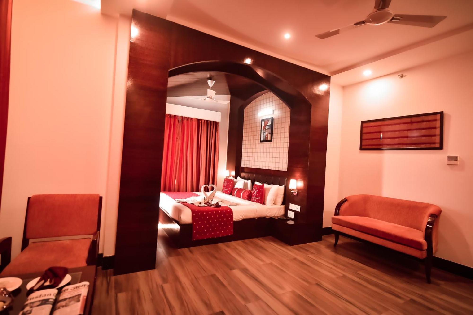 Mirzāpur Konark Grand Hotel מראה חיצוני תמונה