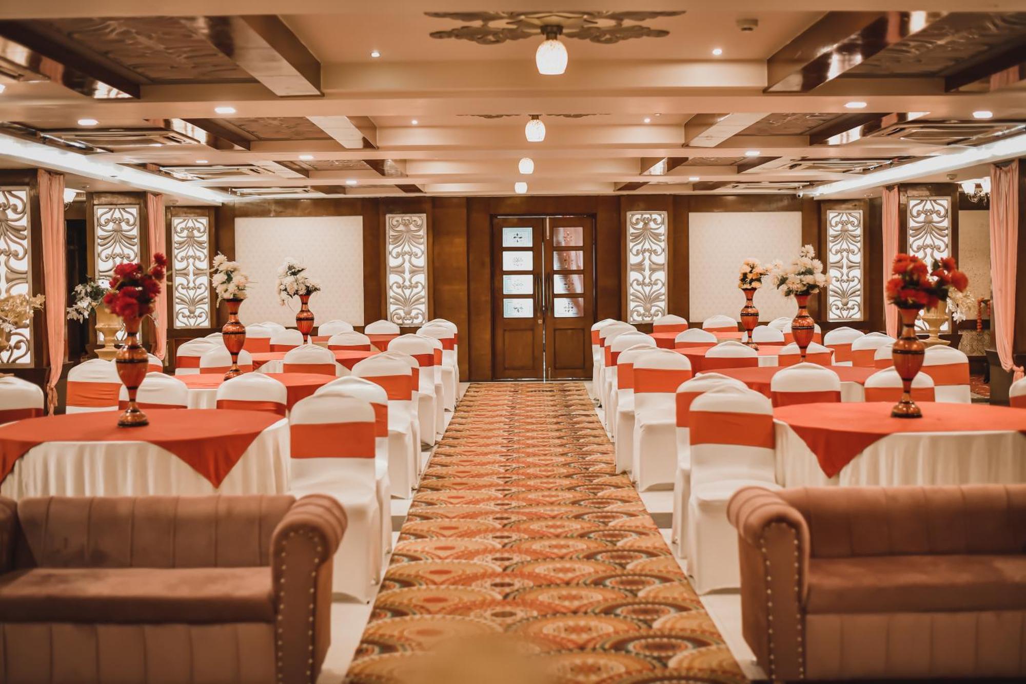 Mirzāpur Konark Grand Hotel מראה חיצוני תמונה