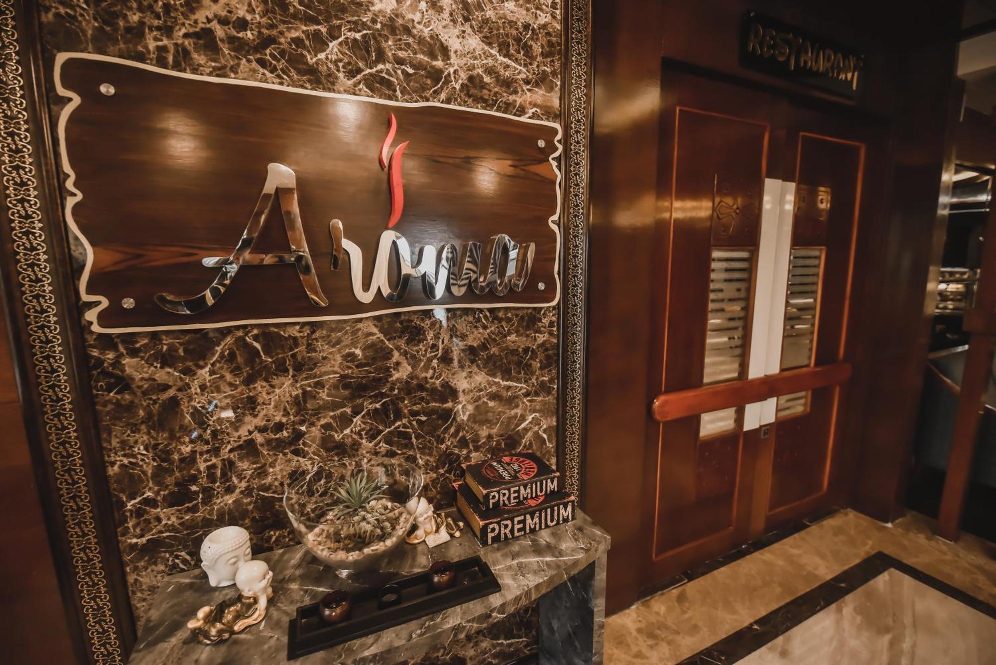 Mirzāpur Konark Grand Hotel מראה חיצוני תמונה