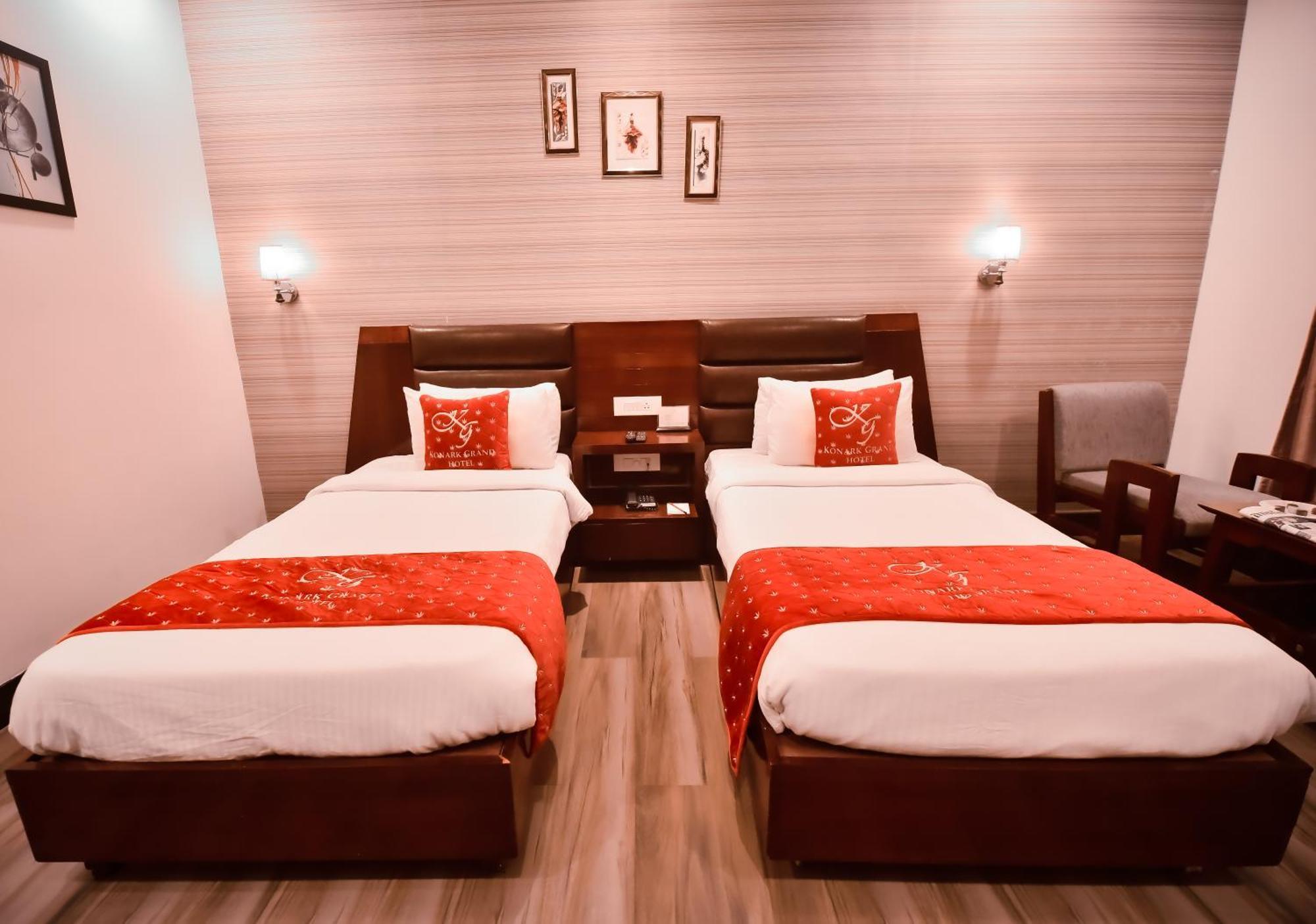 Mirzāpur Konark Grand Hotel מראה חיצוני תמונה