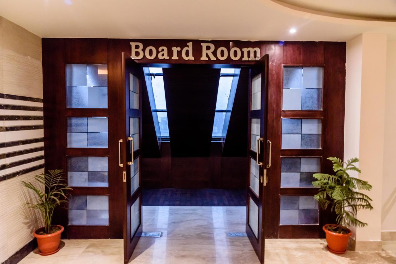 Mirzāpur Konark Grand Hotel מראה חיצוני תמונה
